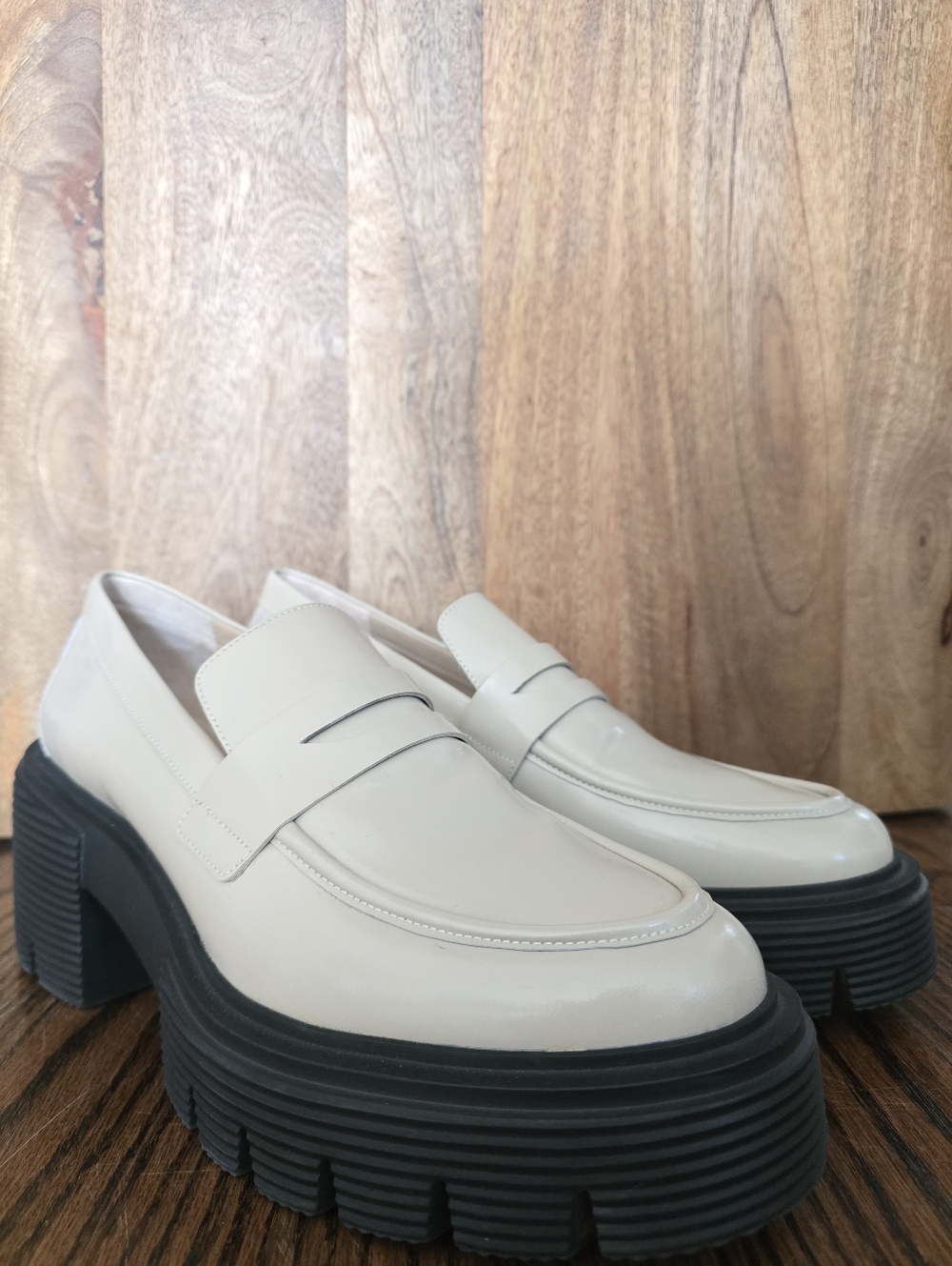 Stuart Weitzmen Soho Loafer